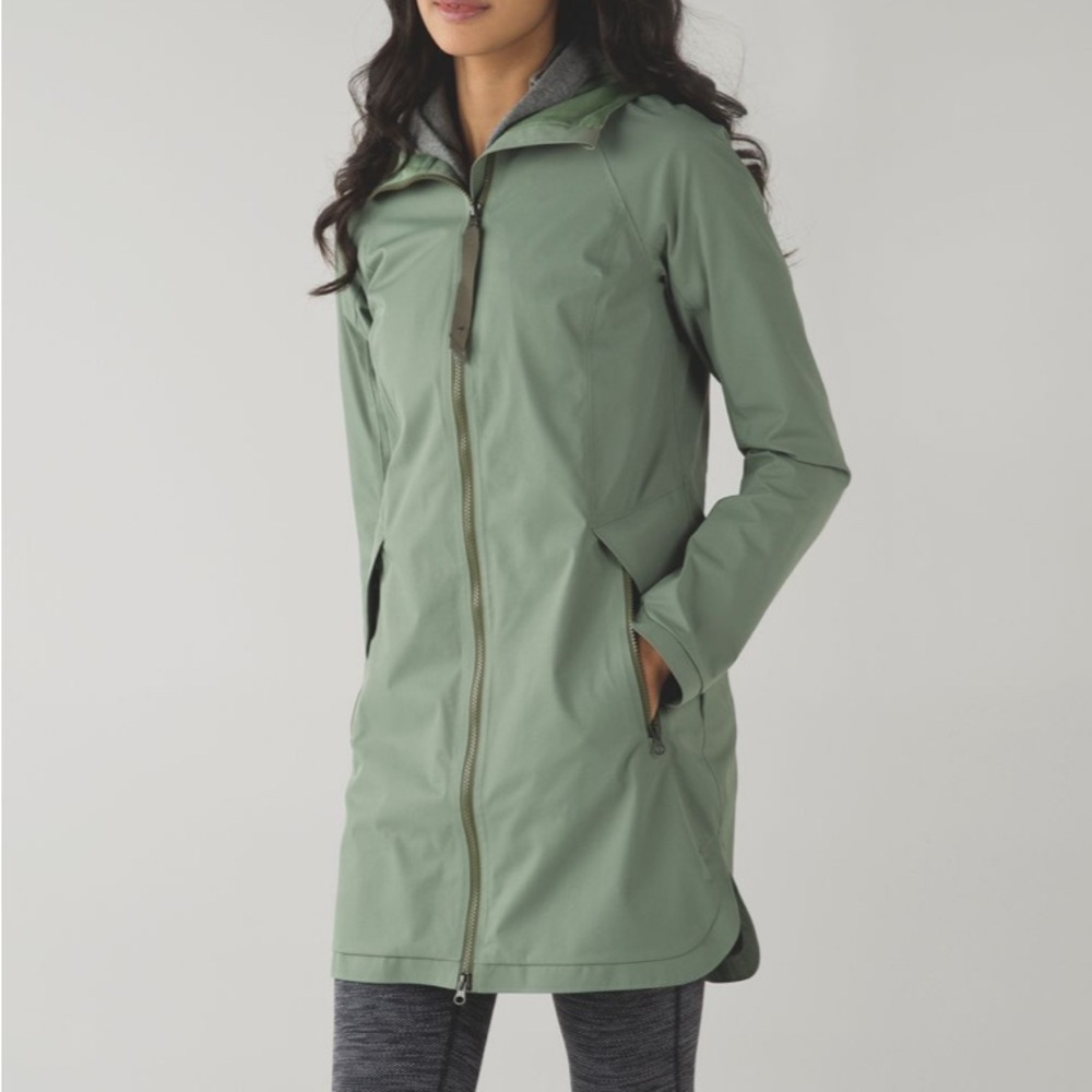 NWOT Lululemon Definitely Raining Jacket with Hood Desert Olive Size 2